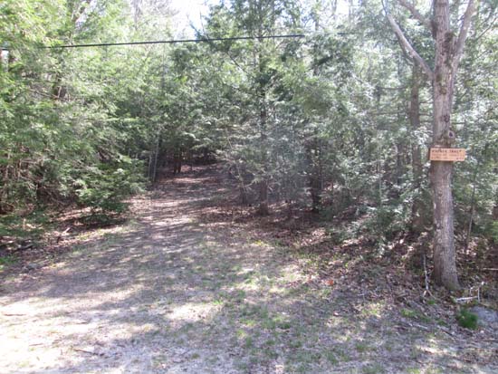 The Wapack Trail (north) trailhead on Temple Road