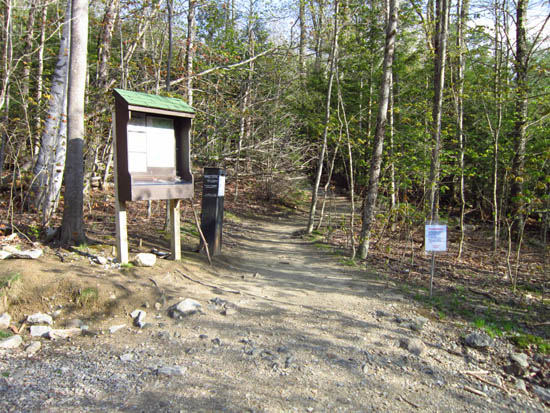 The Old Bridle Path trailhead at the back of the parking area