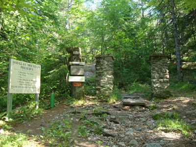 The Ledges Trail trailhead