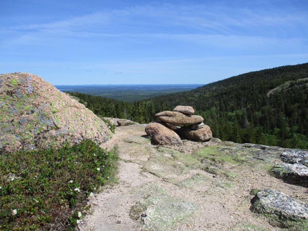The trail between Bald Peak and Parkman Mountain