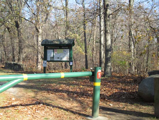 The start of the old ski area access road off Bennett Road