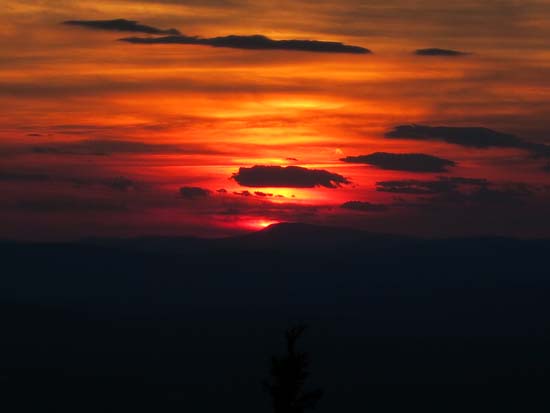 The sunset as seen from the Belknap Mountain fire tower - Click to enlarge