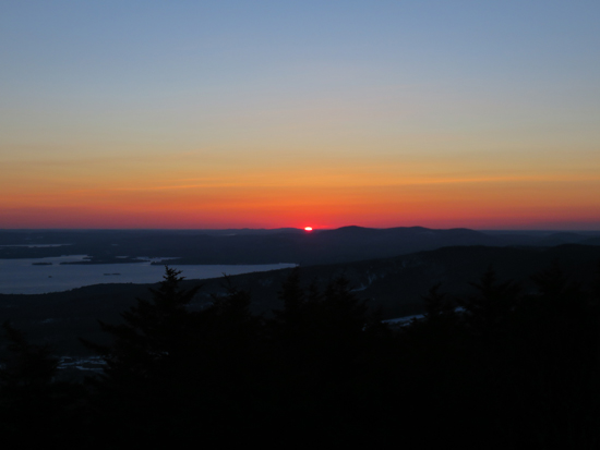The sunrise as seen from the Belknap Mountain fire tower - Click to enlarge