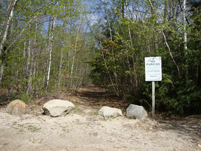 The Black Cap Connector trailhead at the end of Thompson Road