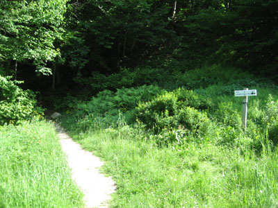 Kinsman Ridge Trail trailhead near the base of the tramway