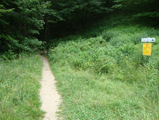 Kinsman Ridge Trail trailhead near the base of the tramway