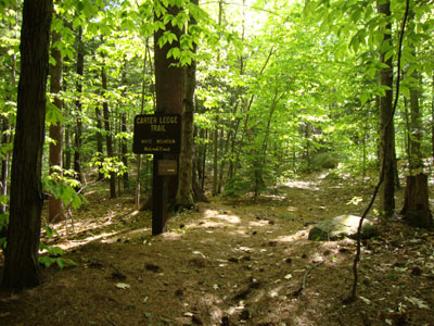 The Carter Ledge Trail trailhead