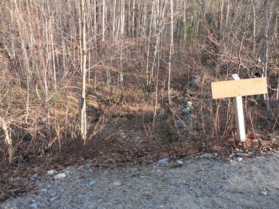 The Eagle Cliff Trail trailhead on Squam Lake Road