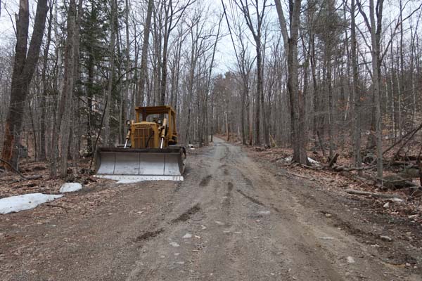 The beginning of the access road to Fort Mountain