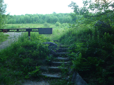 The Foss Mountain Trail trailhead next to the seasonal portion of Foss Mountain Road