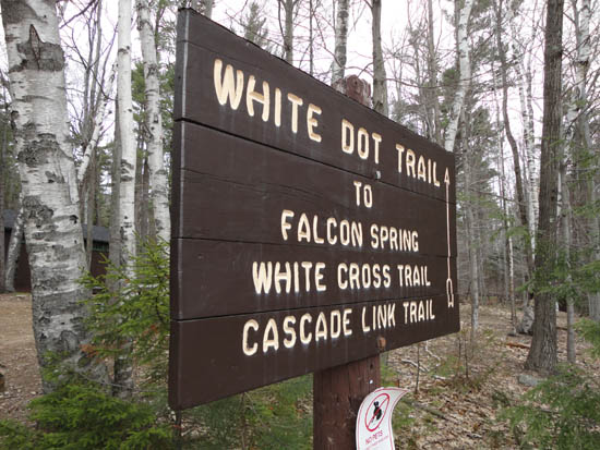 The White Dot Trail trailhead