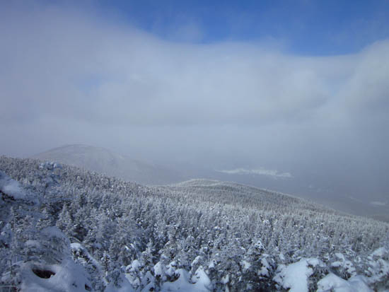 Mt. Tom (left) as seen from the Mt. Field viewpoint - Click to enlarge