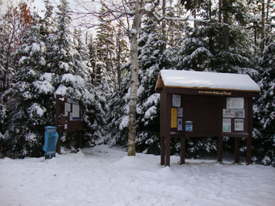 Caps Ridge Trail trailhead at Jefferson Notch