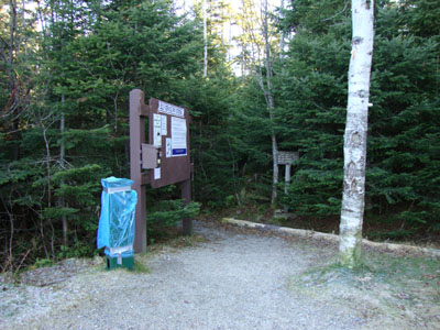 Caps Ridge Trail trailhead at Jefferson Notch