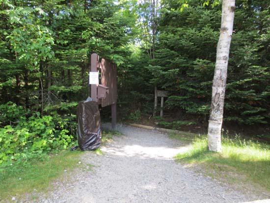 Caps Ridge Trail trailhead at Jefferson Notch