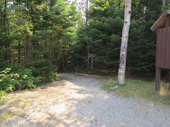Caps Ridge Trail trailhead at Jefferson Notch