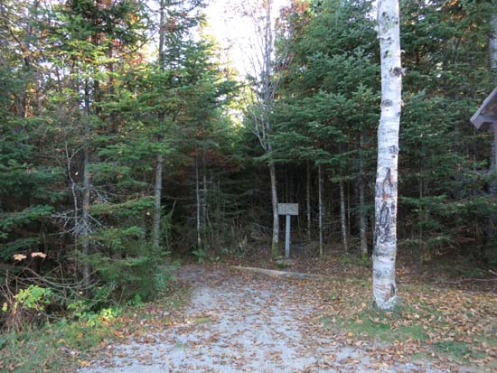 Caps Ridge Trail trailhead at Jefferson Notch