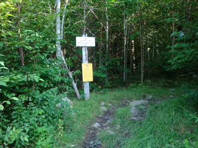 The Greenleaf Trail trailhead near I-93
