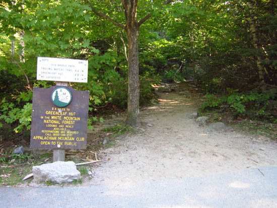 The Old Bridle Path trailhead near I-93