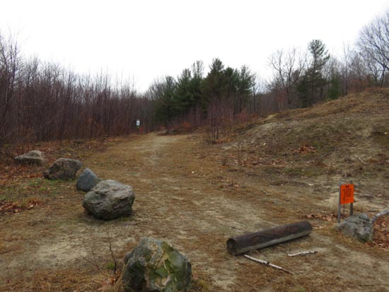 The East Gilford-Fire Road trailhead at the end of Wood Road