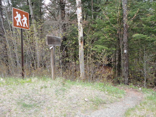 Wachipauka Pond Trail trailhead