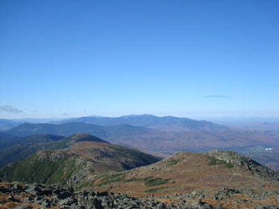 Looking at the Southern Presidentials, and in the distance, the Franconia Ridge from the summit of Mt. Monroe - Click to enlarge