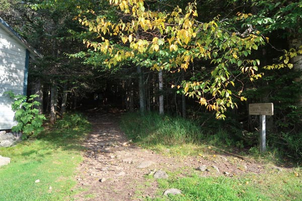 The trailhead near the Marshfield Base Station