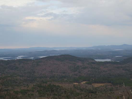Looking over the Squam Range toward the lakes from the southeastern Mt. Prospect viewpoint - Click to enlarge
