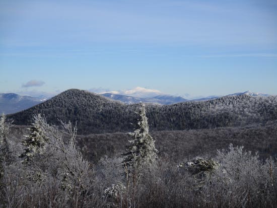 Looking at the Black Snout, Mt. Washington, and Mt. Chocorua from the Mt. Roberts summit. - Click to enlarge
