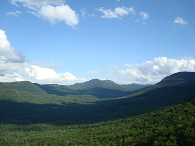 Looking at Mt. Tom and Mt. Field from near the North Sugarloaf summit - Click to enlarge