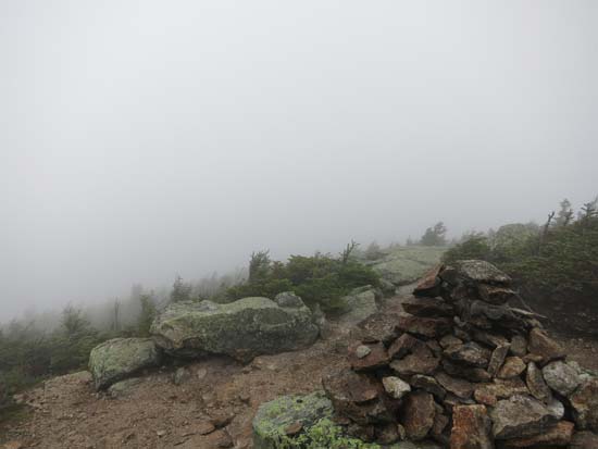 Fog near the North Twin summit - Click to enlarge