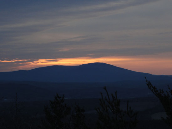 Sunset colors around Mt. Kearsarge as seen from the Oak Hill fire tower - Click to enlarge