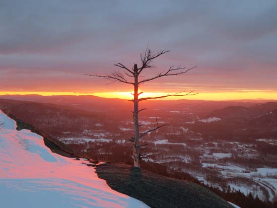 The sunrise from Rattlesnake Mountain - Click to enlarge