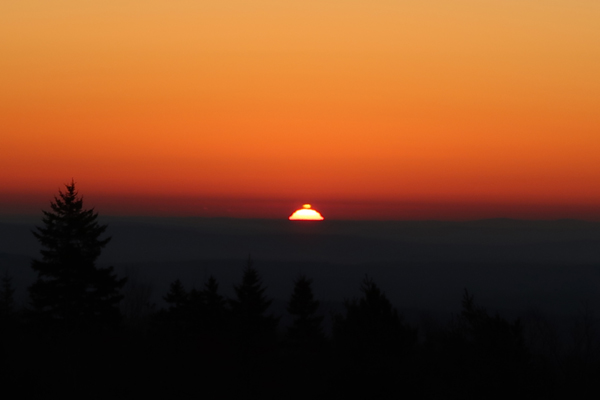 The sunrise from Straightback Mountain - Click to enlarge