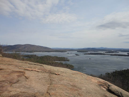 Looking at Red Hill and the Belknaps from the West Rattlesnake ledges - Click to enlarge