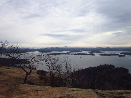 Looking toward the Belknaps from the West Rattlesnake ledges - Click to enlarge