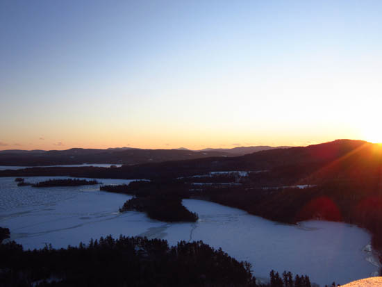 Looking at Mt. Kearsarge and Mt. Livermore from the West Rattlesnake ledges - Click to enlarge