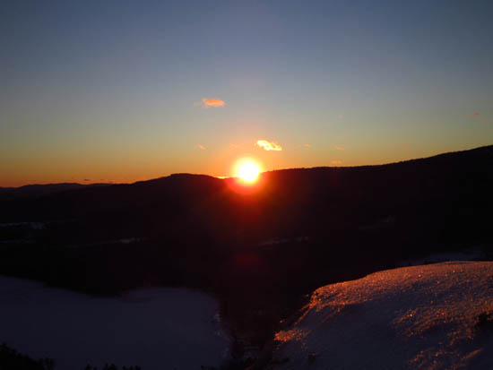 Looking at Mt. Kearsarge and Mt. Livermore from the West Rattlesnake ledges - Click to enlarge