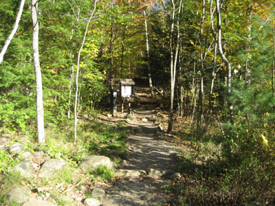 The Old Bridle Path trailhead on Route 113