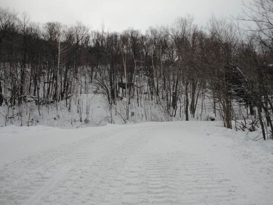 The end (beginning) of Stray Cat next to the Tomcat Triple Chairlift
