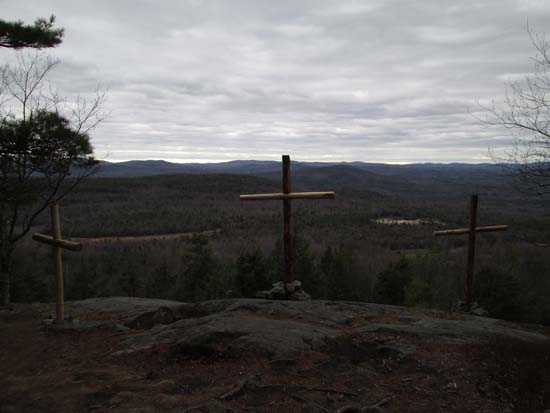 Looking west from the Wolf Hill ledges - Click to enlarge