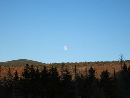The moonrise on the Zealand Trail