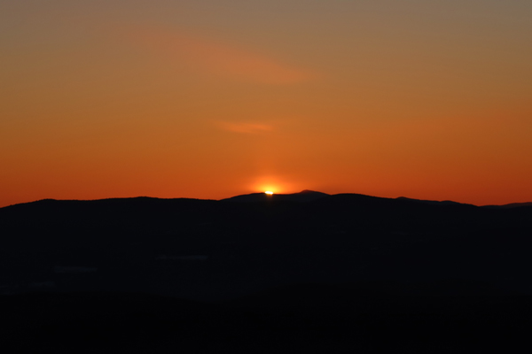 The sunrise from the Gile Mountain firetower - Click to enlarge