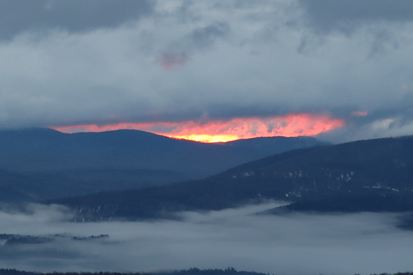 The sunrise from the Gile Mountain firetower - Click to enlarge